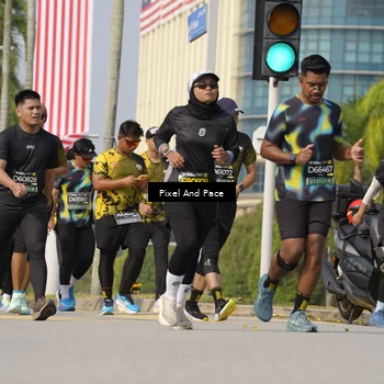 Runner Photo 6495131