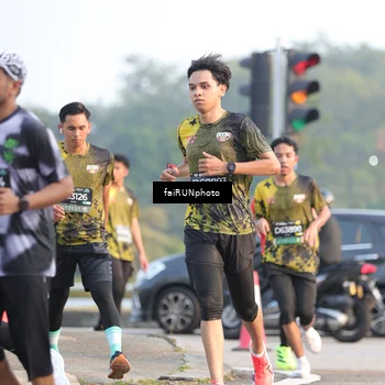 Runner Photo 6495667