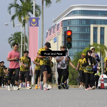 Runner Photo 6495999