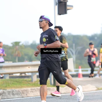 Runner Photo 6496335