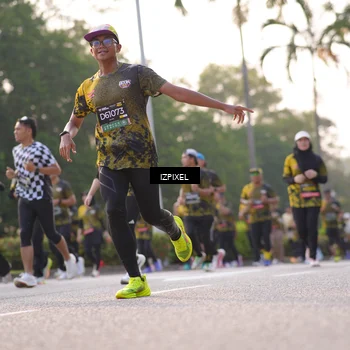 Runner Photo 6496417
