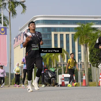 Runner Photo 6496424