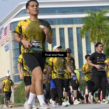Runner Photo 6496898