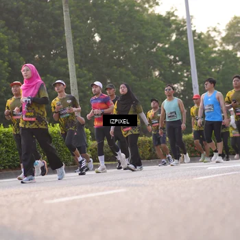 Runner Photo 6496999