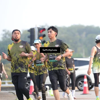 Runner Photo 6498001