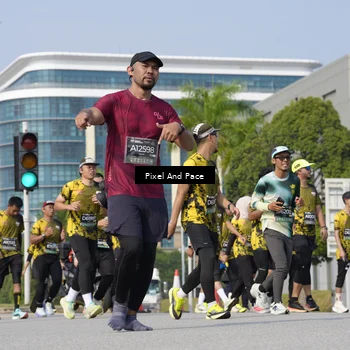 Runner Photo 6498005