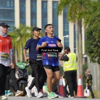 Runner Photo 6498247