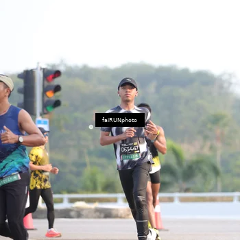 Runner Photo 6498367