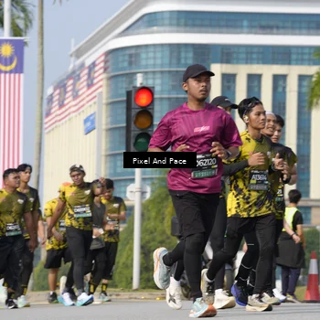 Runner Photo 6498379