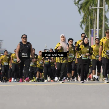 Runner Photo 6498624