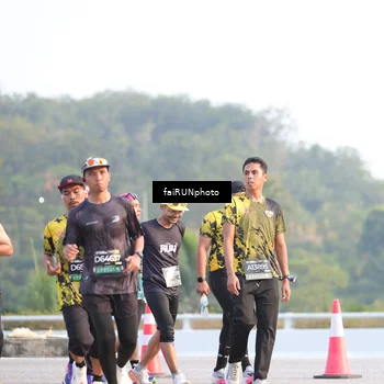 Runner Photo 6498725