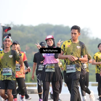 Runner Photo 6498789