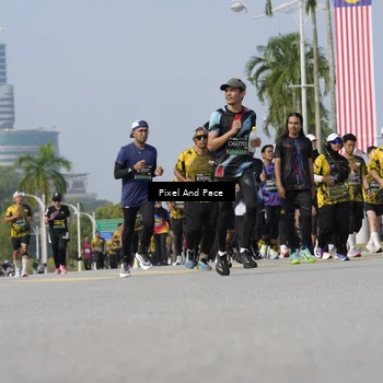 Runner Photo 6498875