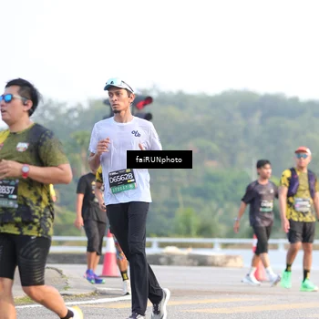 Runner Photo 6499000