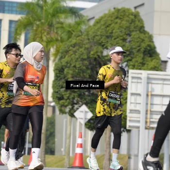 Runner Photo 6499040