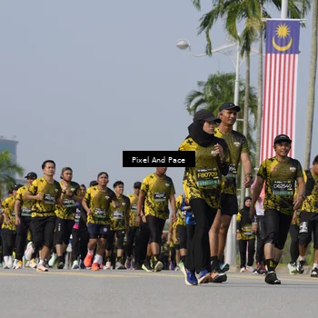 Runner Photo 6499065