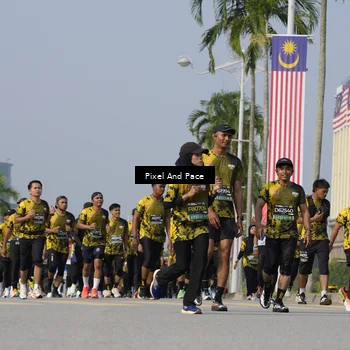 Runner Photo 6499071