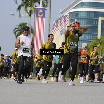 Runner Photo 6499100