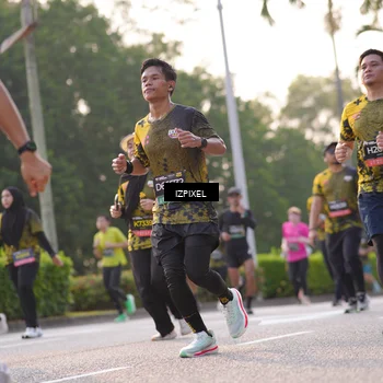 Runner Photo 6499140
