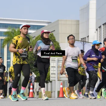 Runner Photo 6499256