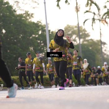 Runner Photo 6499300