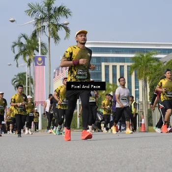 Runner Photo 6499302