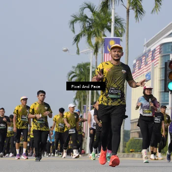 Runner Photo 6499330