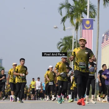 Runner Photo 6499344