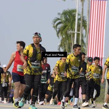 Runner Photo 6499438