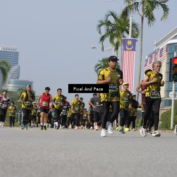 Runner Photo 6499476