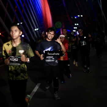 Runner Photo 6500005
