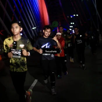 Runner Photo 6500008