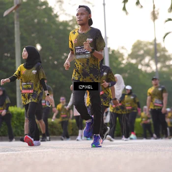 Runner Photo 6500044
