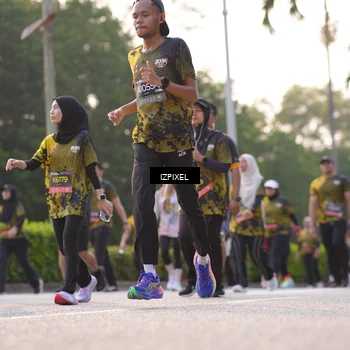 Runner Photo 6500047