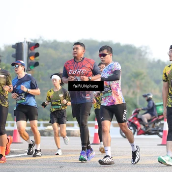 Runner Photo 6500058