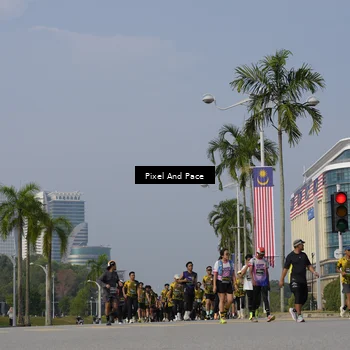 Runner Photo 6500098