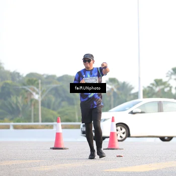 Runner Photo 6500112