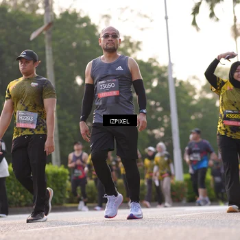 Runner Photo 6500185