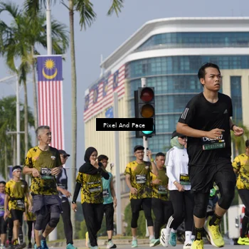 Runner Photo 6500901