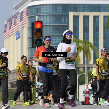 Runner Photo 6500957