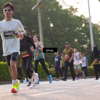 Runner Photo 6501111
