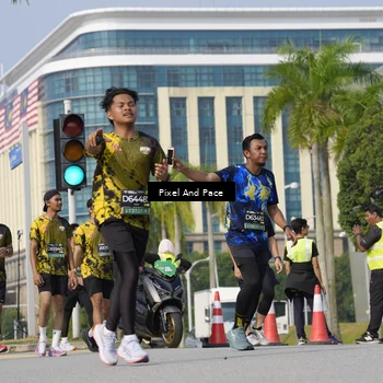 Runner Photo 6502721