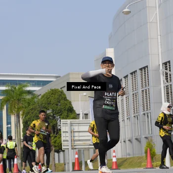 Runner Photo 6503070