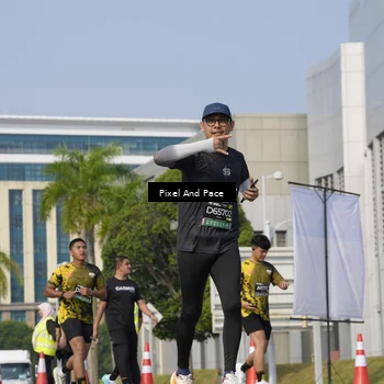 Runner Photo 6503110