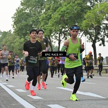 Runner Photo 6503251