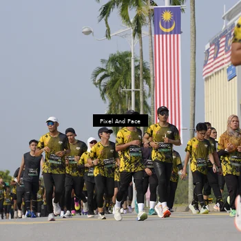 Runner Photo 6503395