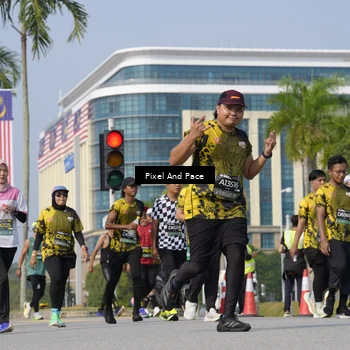 Runner Photo 6503849