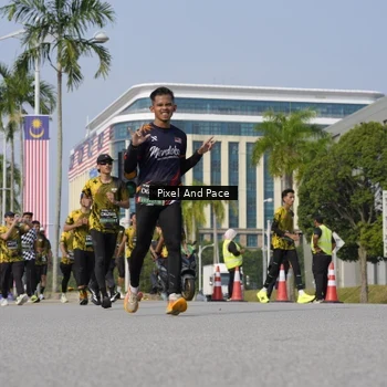 Runner Photo 6504019