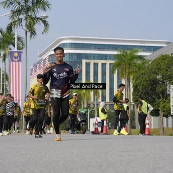 Runner Photo 6504022