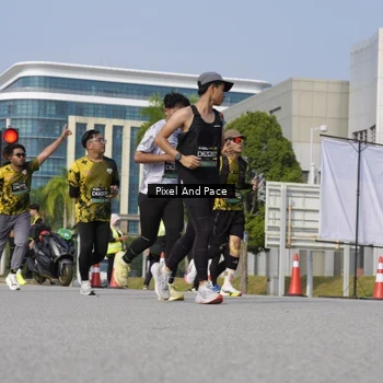 Runner Photo 6504100